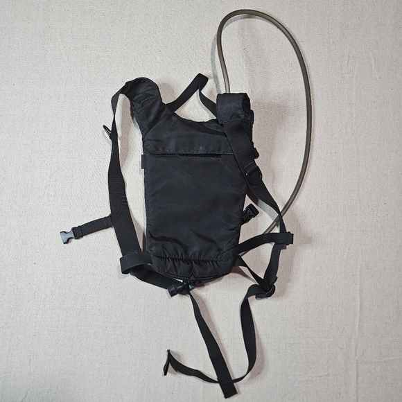 Camelbak Sabre Hydration System Carrier Pack 70 Oz/2 L Bladder, HydroLink System - Picture 3 of 7